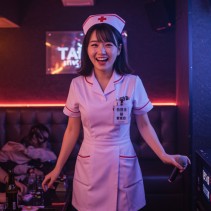 {打工兼職詐騙}臉書應徵高薪診所櫃台 年輕妹竟被載去KTV陪酒遭亂摸